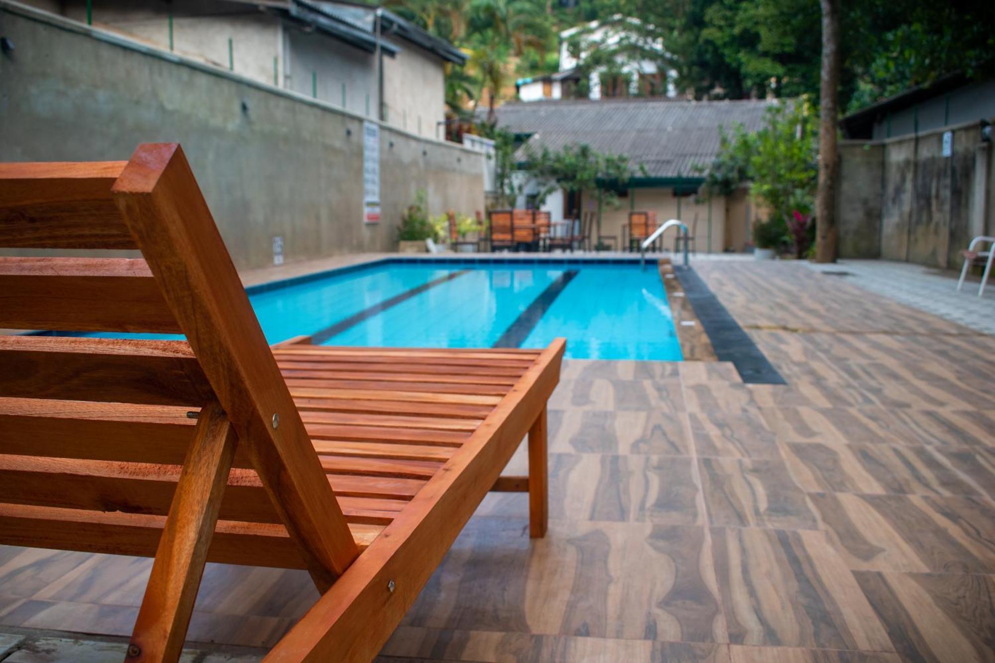 Villa Tranquil Kandy Peradeniya Exterior foto